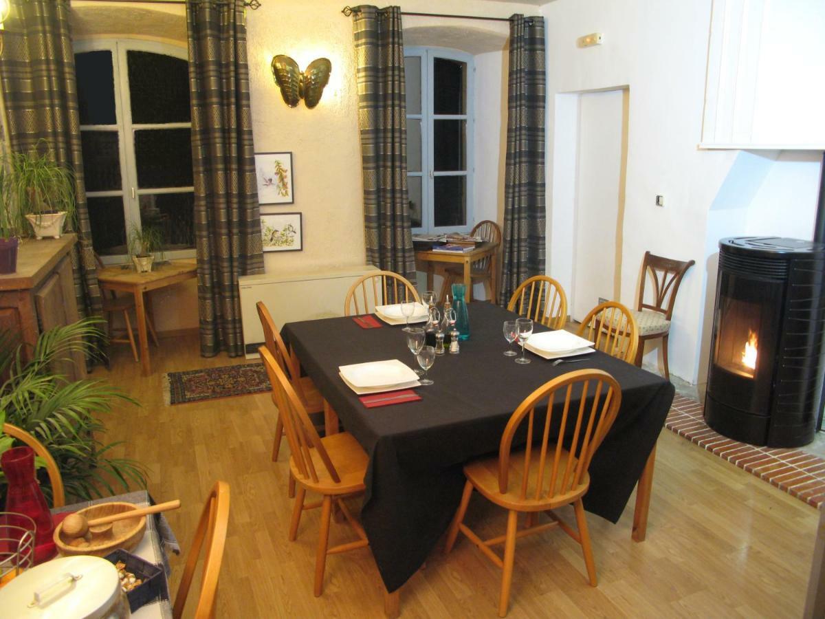 Chateau De Montfroc Bed & Breakfast Екстериор снимка