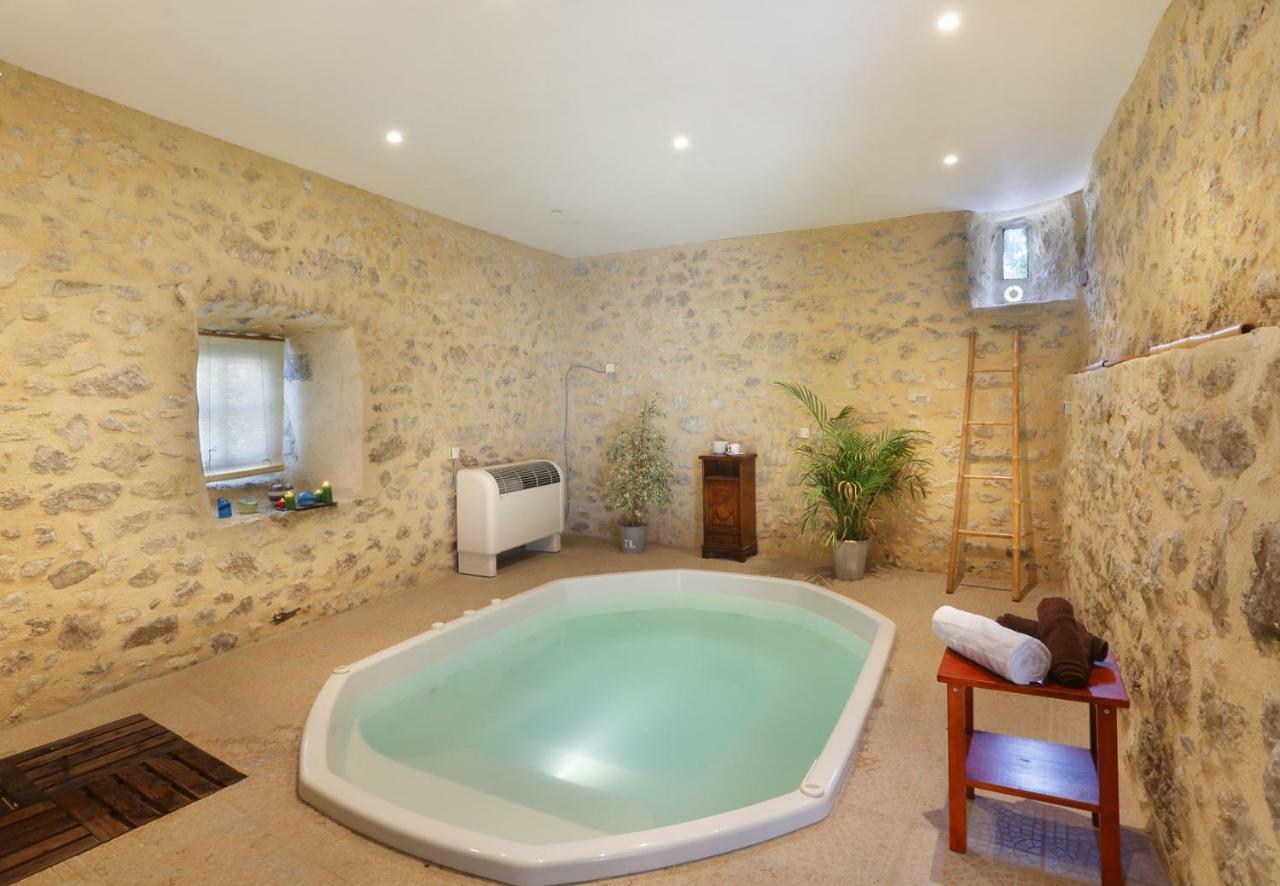 Chateau De Montfroc Bed & Breakfast Екстериор снимка